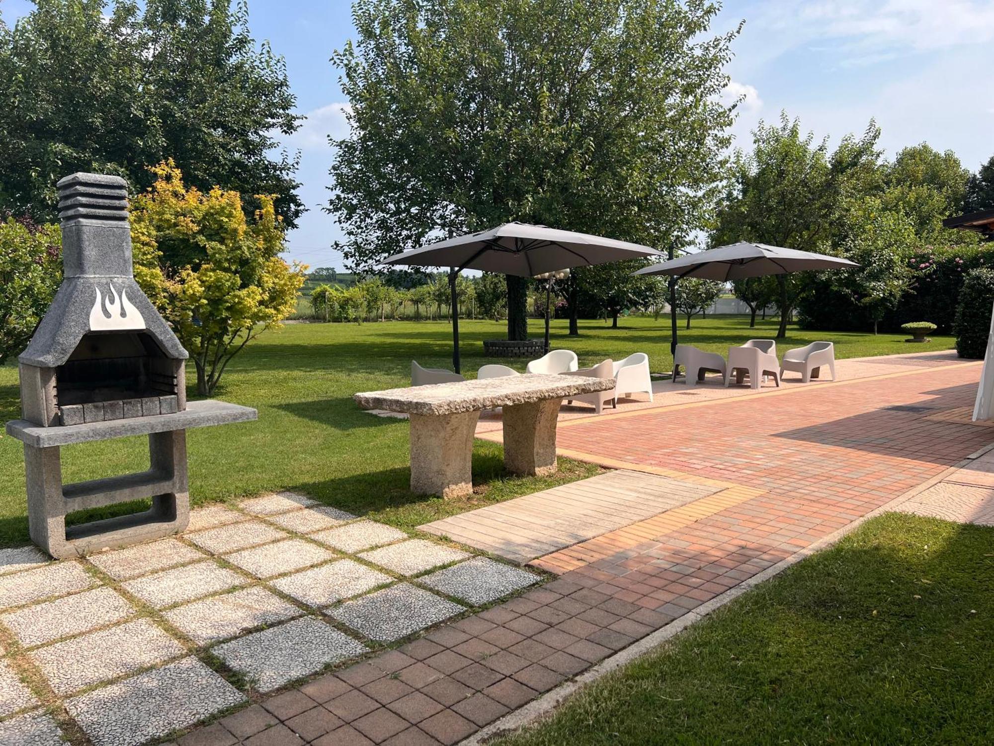 Appartamento Casa Vacanze Corte Ara Decima Sona Exterior foto